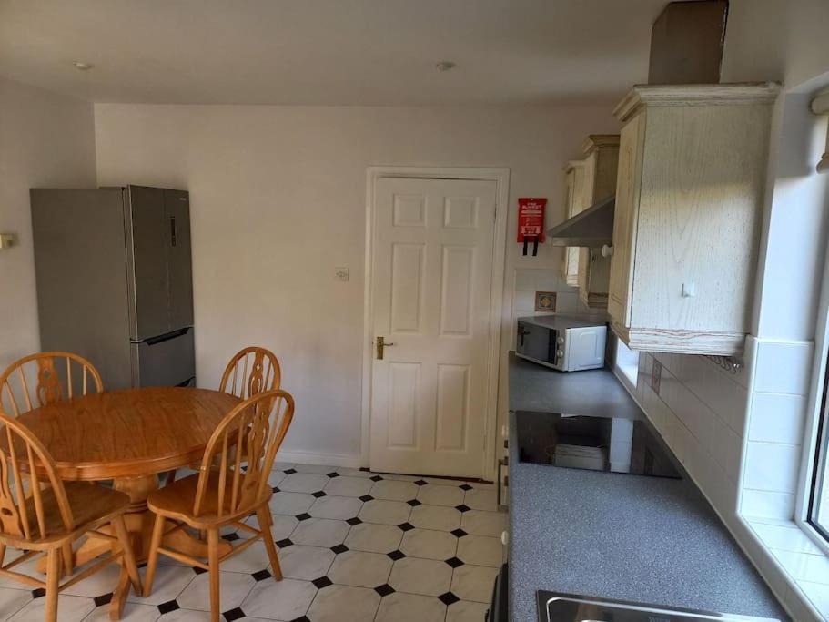 Villa Large 4Bed Available Long-Term In Letterkenny Exterior foto